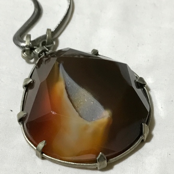 Agate and silver pendant in a silver chain. - Picture 8 of 8